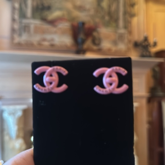 CHANEL Earrings - Picture 4 of 8